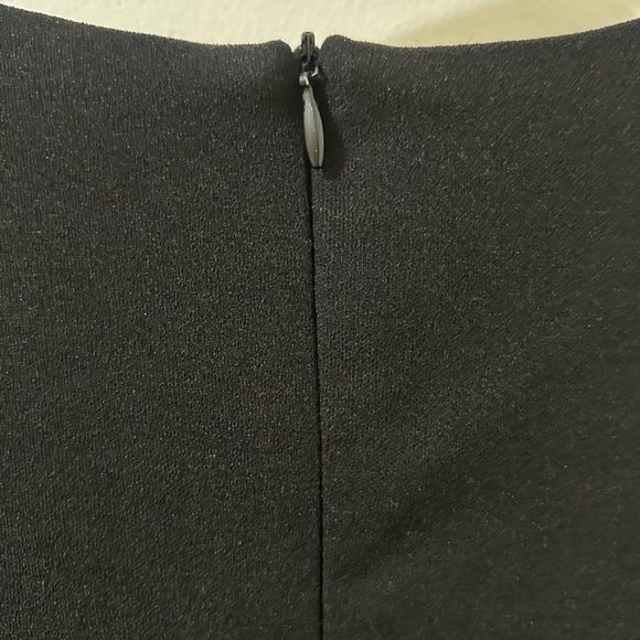 The MIQUE Ruffle Mouse Dress - Picture 6 of 10